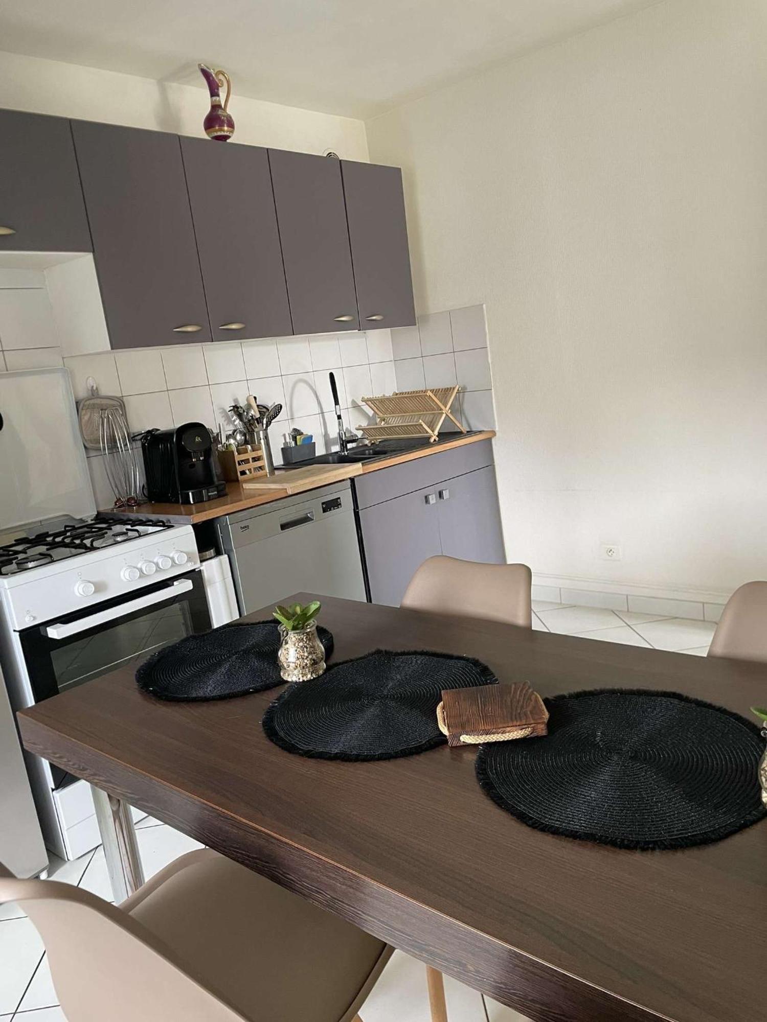 Joli Appartement Avec Place De Parking Prive Colmar Extérieur photo